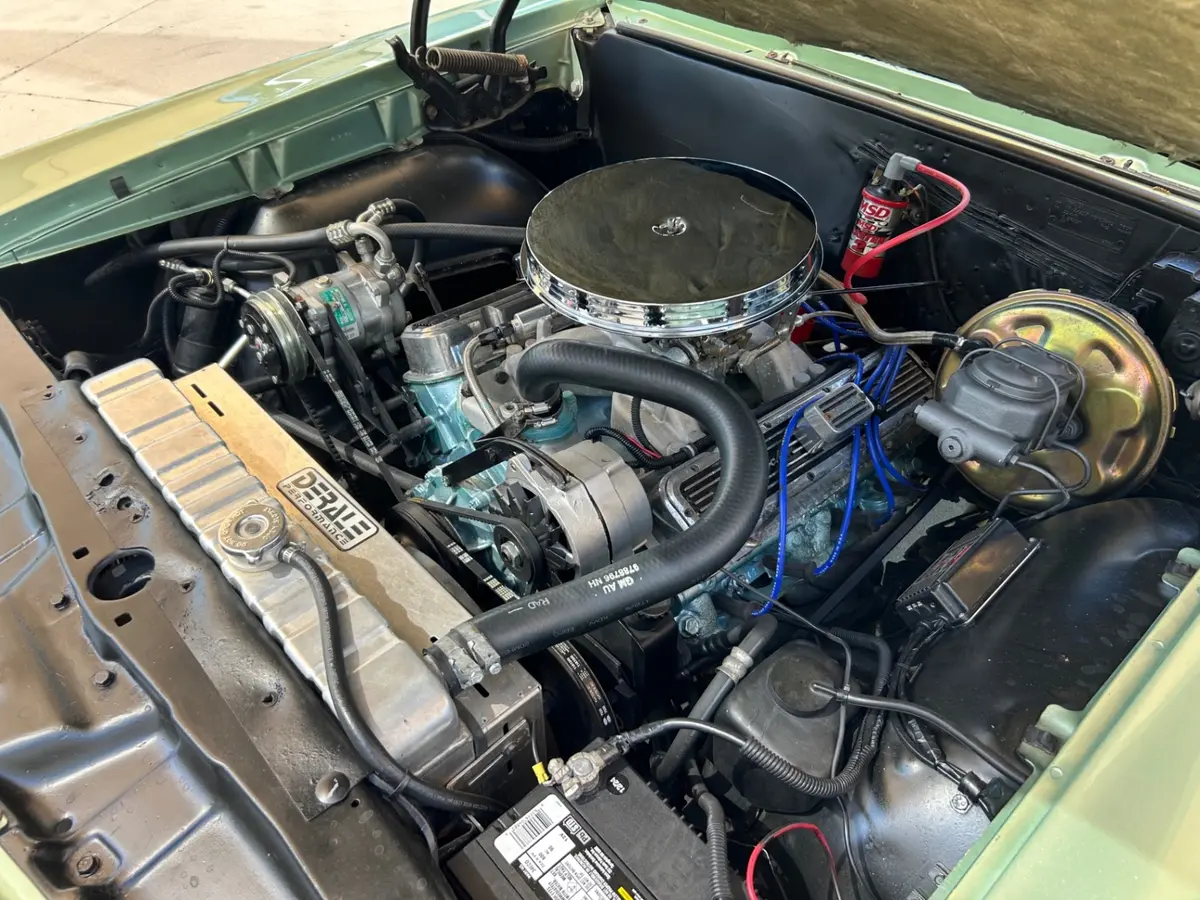 Vehicle photo 25