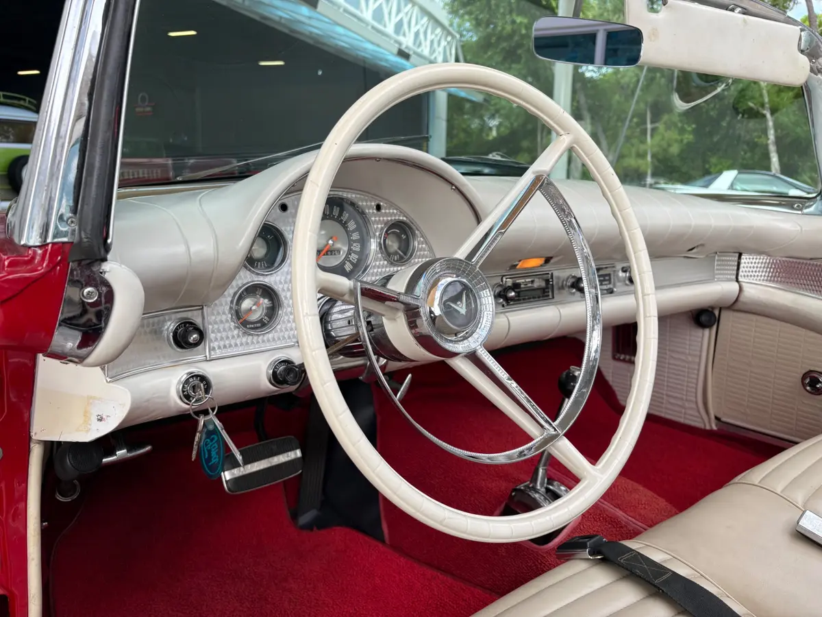 Vehicle photo 40