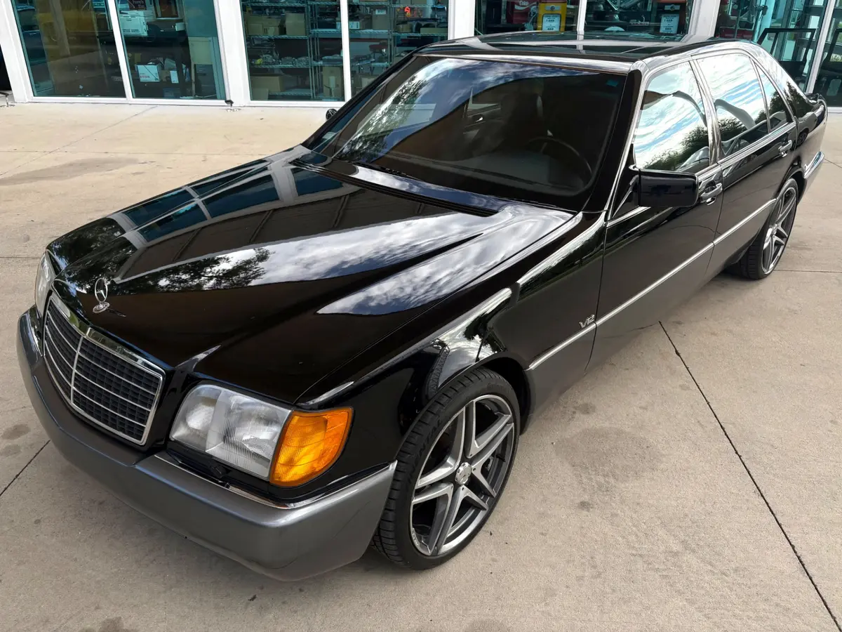 Vehicle photo 20