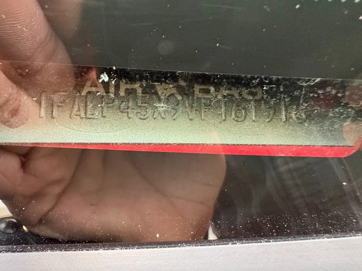 Vehicle photo 27