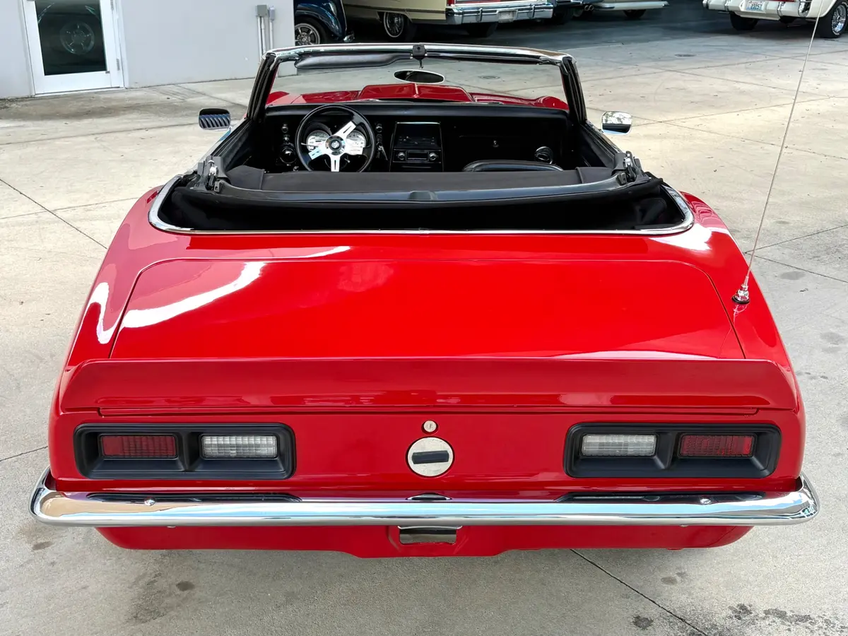 Vehicle photo 8