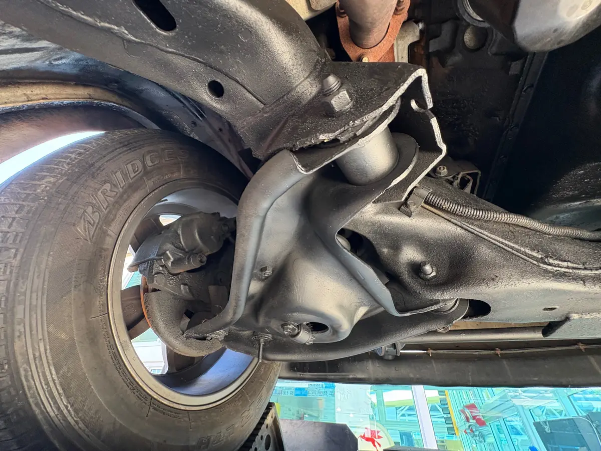 Vehicle photo 48