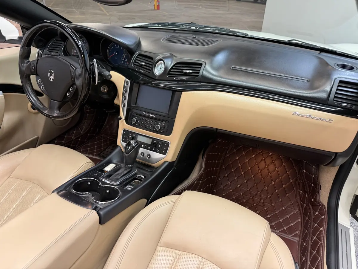 Vehicle photo 34