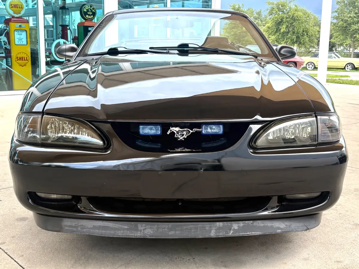 Vehicle photo 2