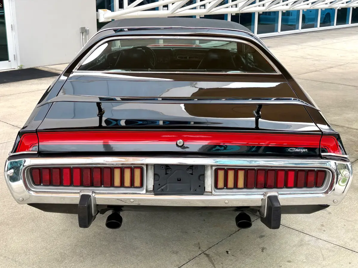 Vehicle photo 8