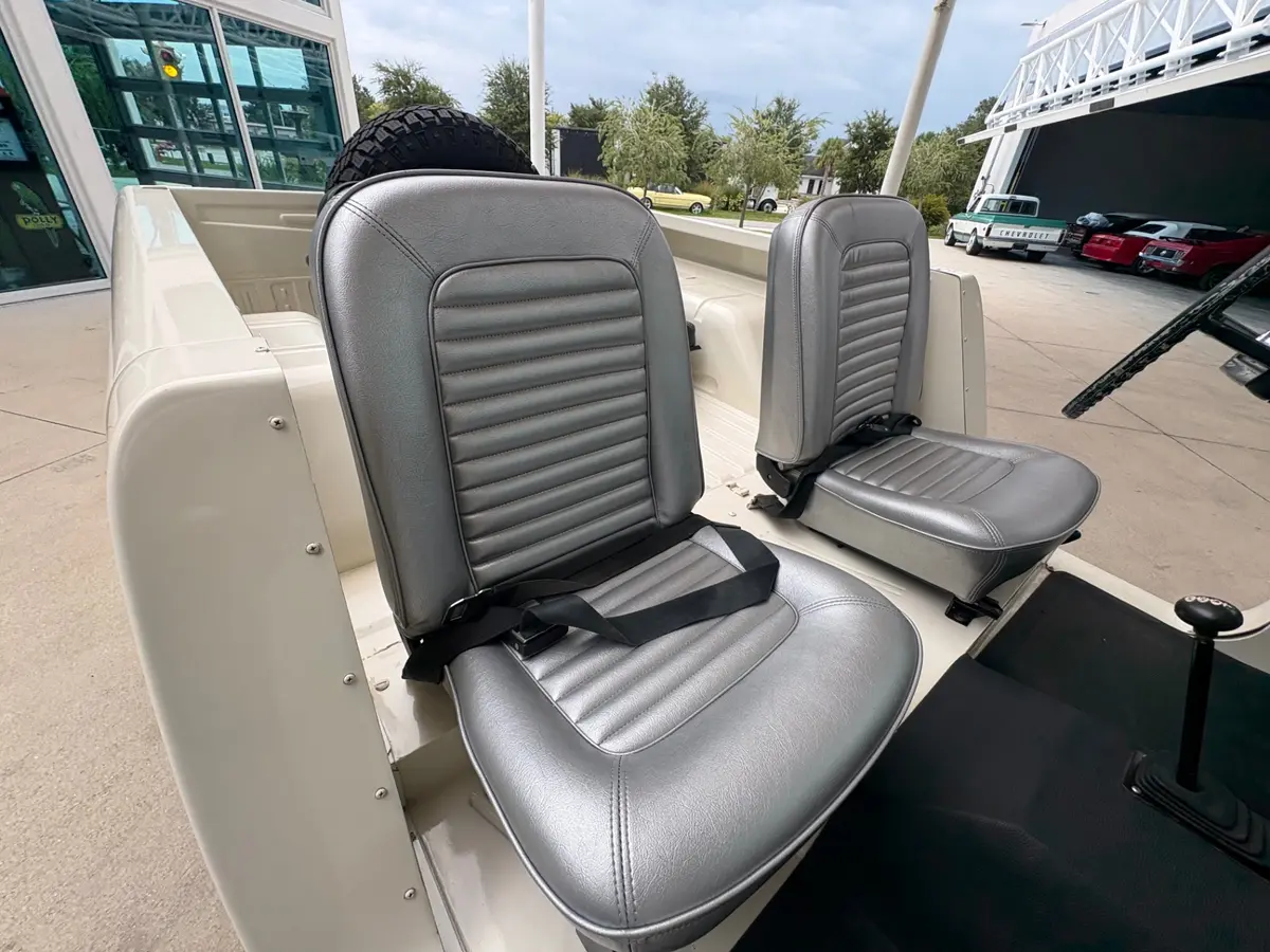 Vehicle photo 36