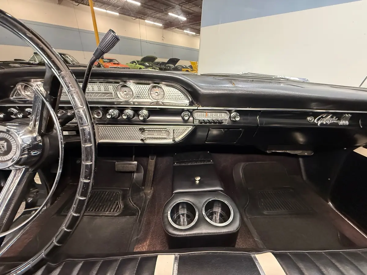 Vehicle photo 22