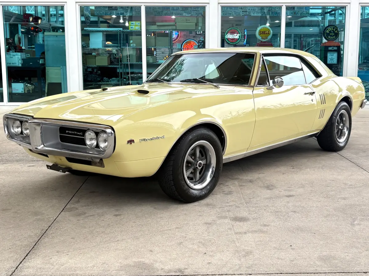 Vehicle photo 11