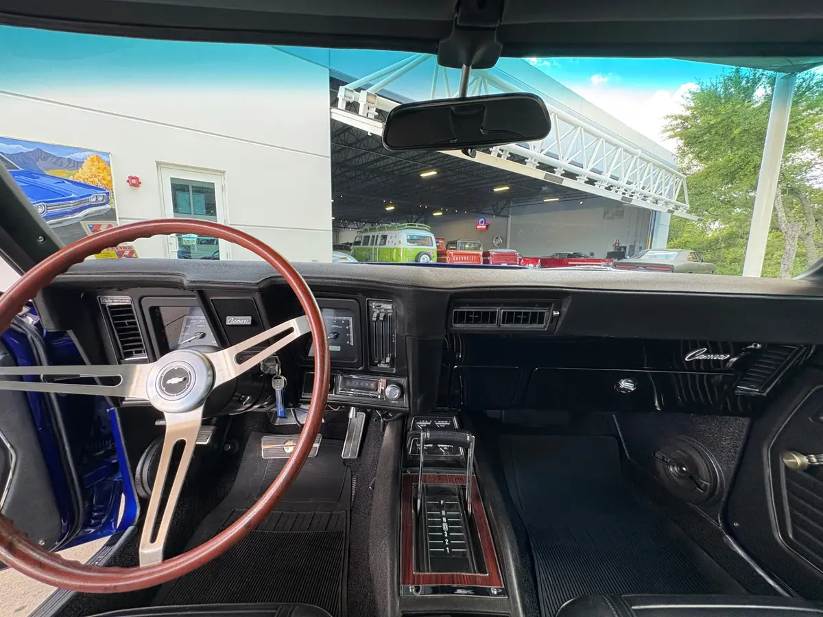 Vehicle photo 36
