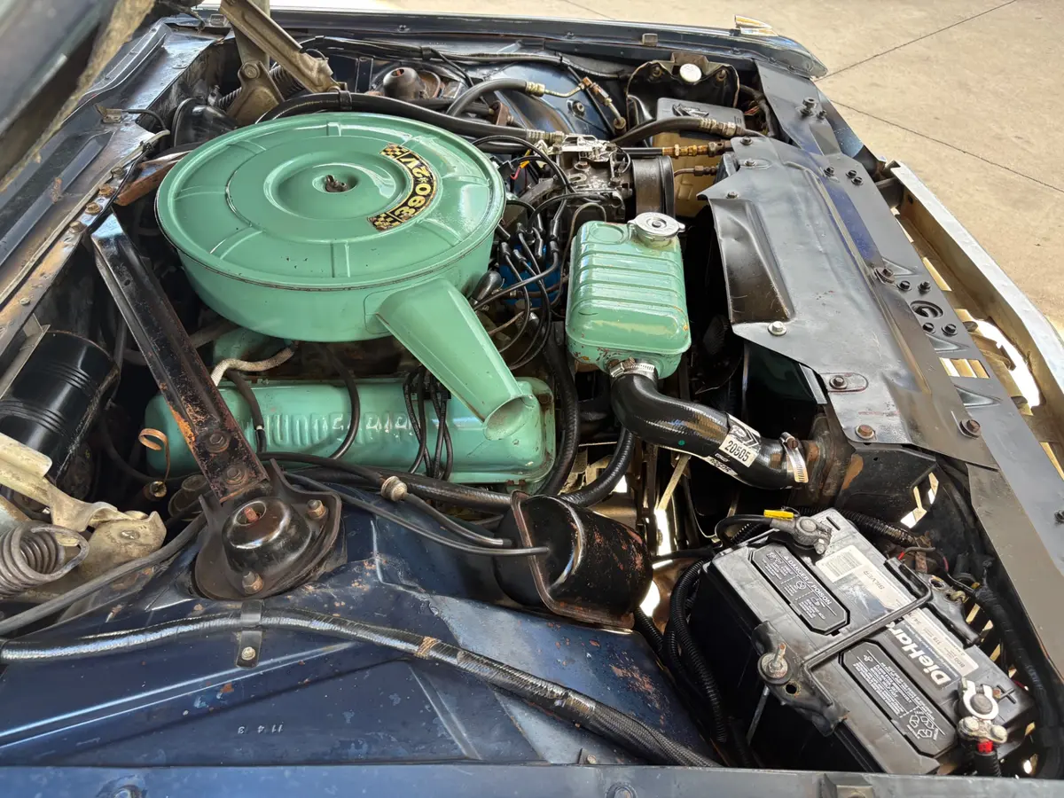 Vehicle photo 26