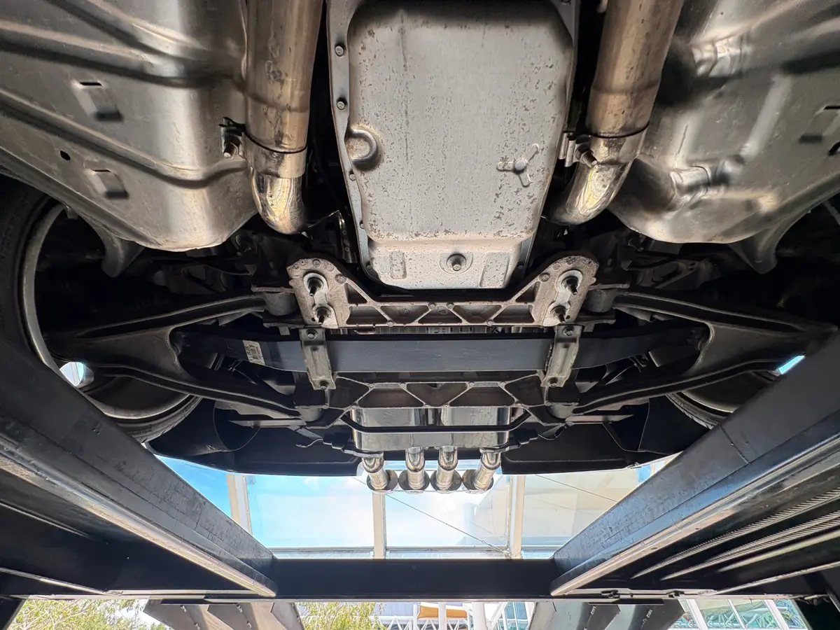 Vehicle photo 57