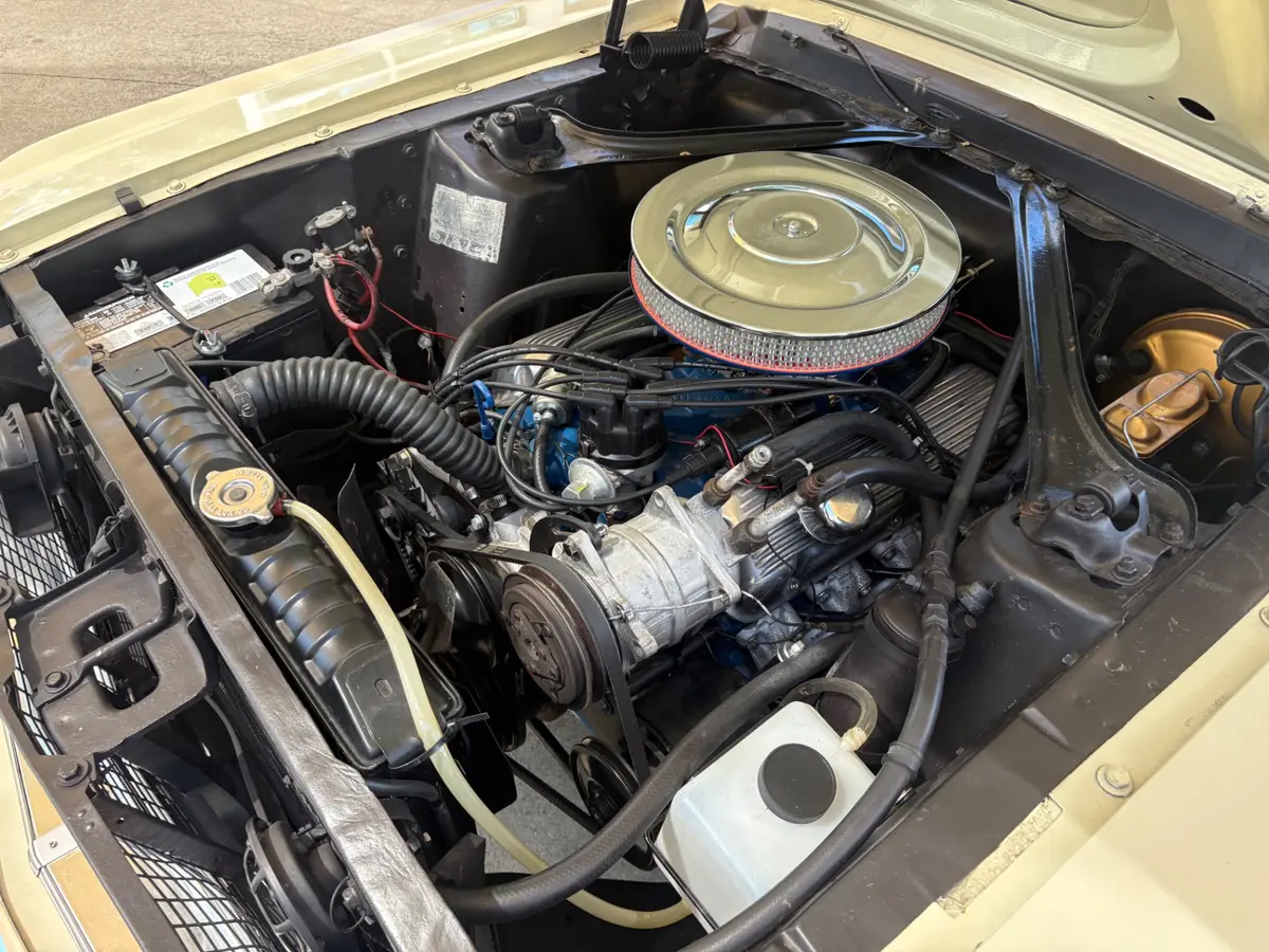 Vehicle photo 26