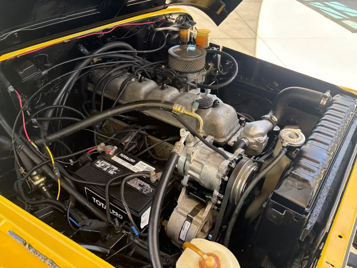 Vehicle photo 26