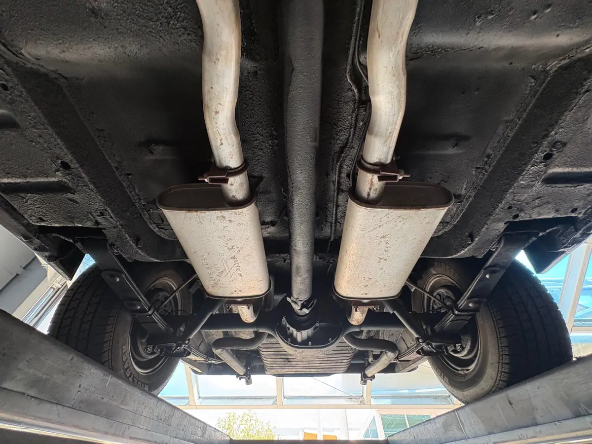 Vehicle photo 57