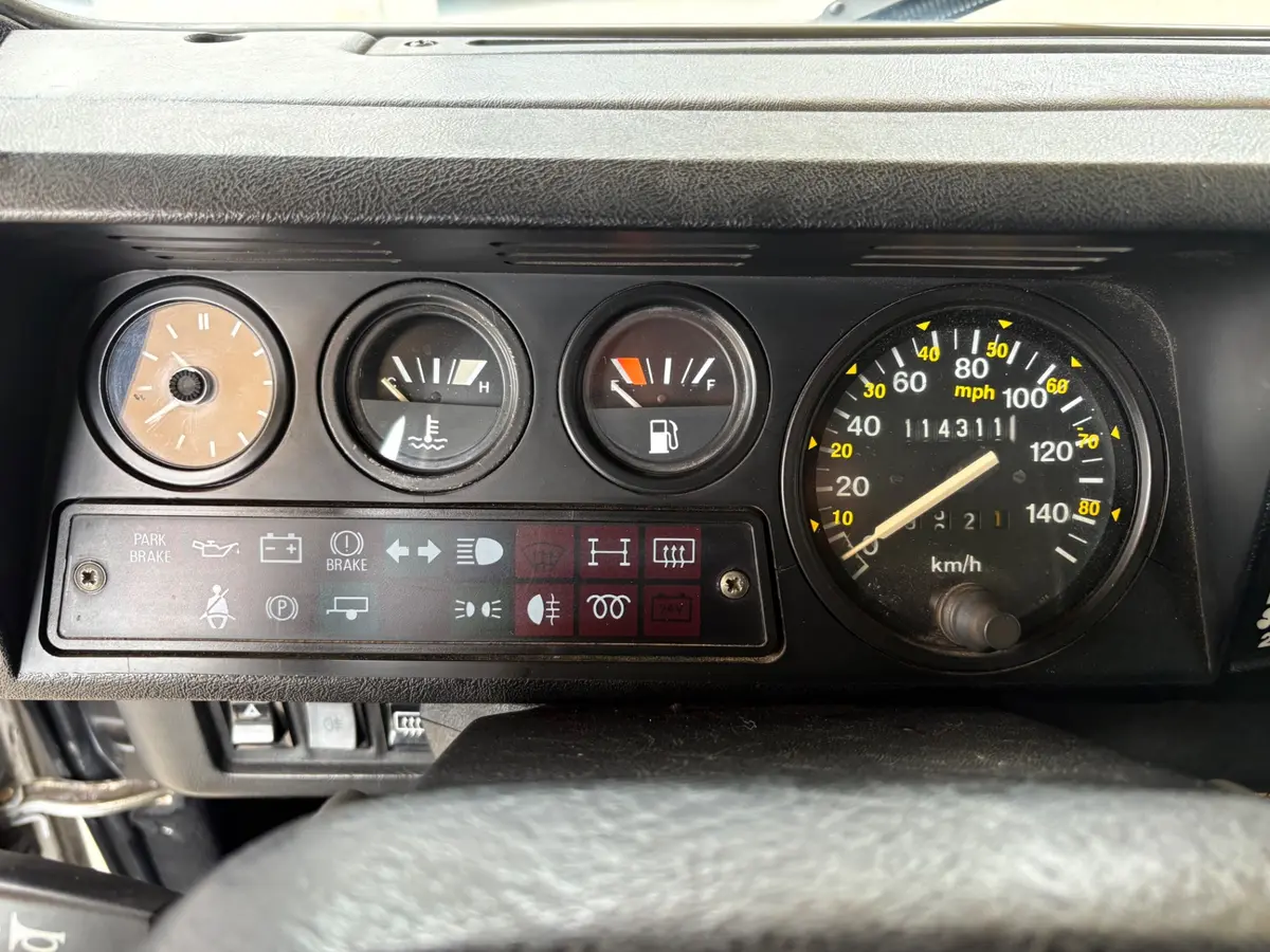 Vehicle photo 38