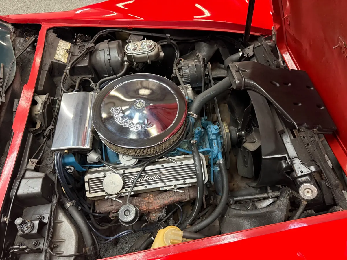 Vehicle photo 14