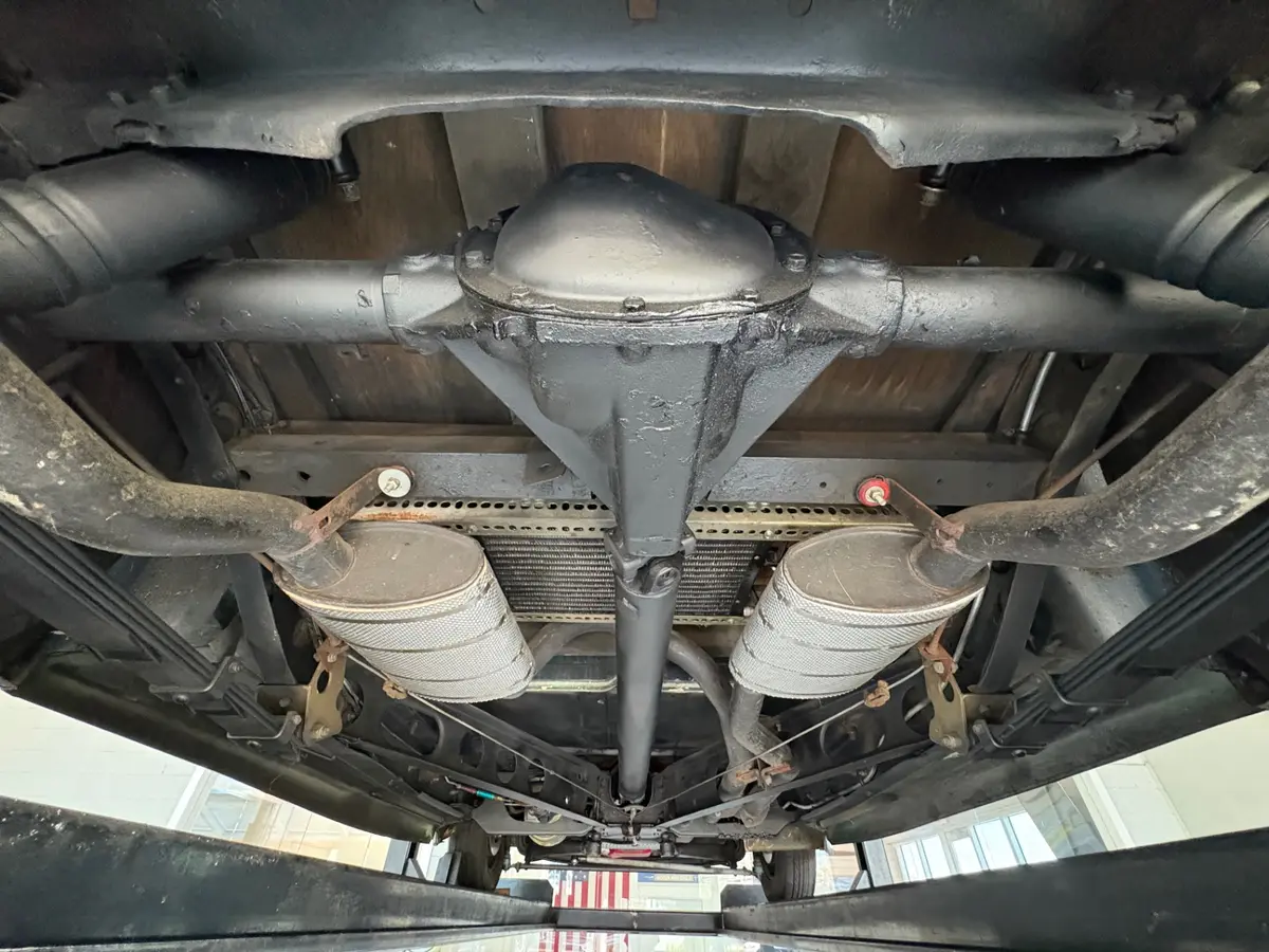 Vehicle photo 40