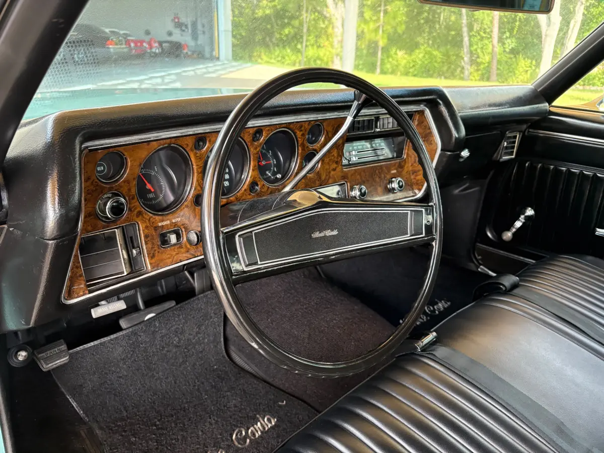 Vehicle photo 36