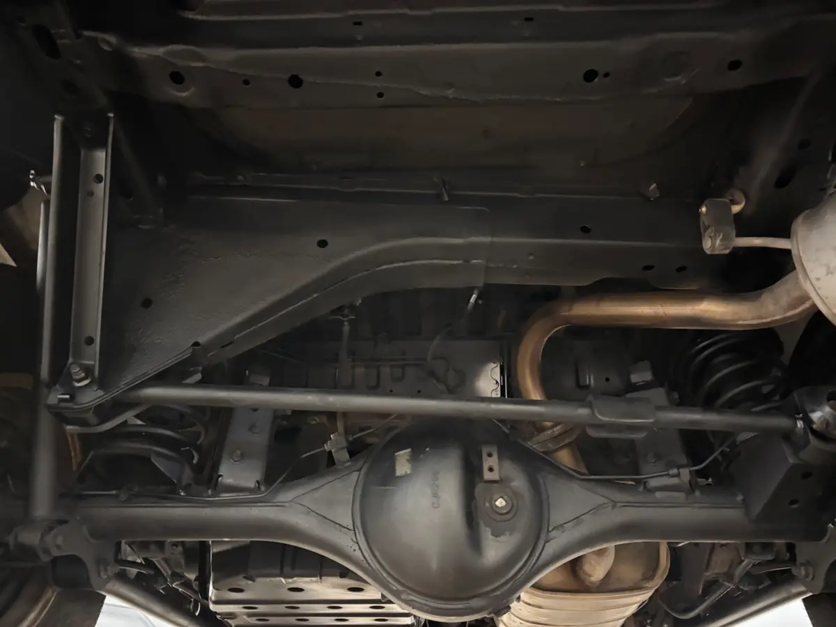 Vehicle photo 40