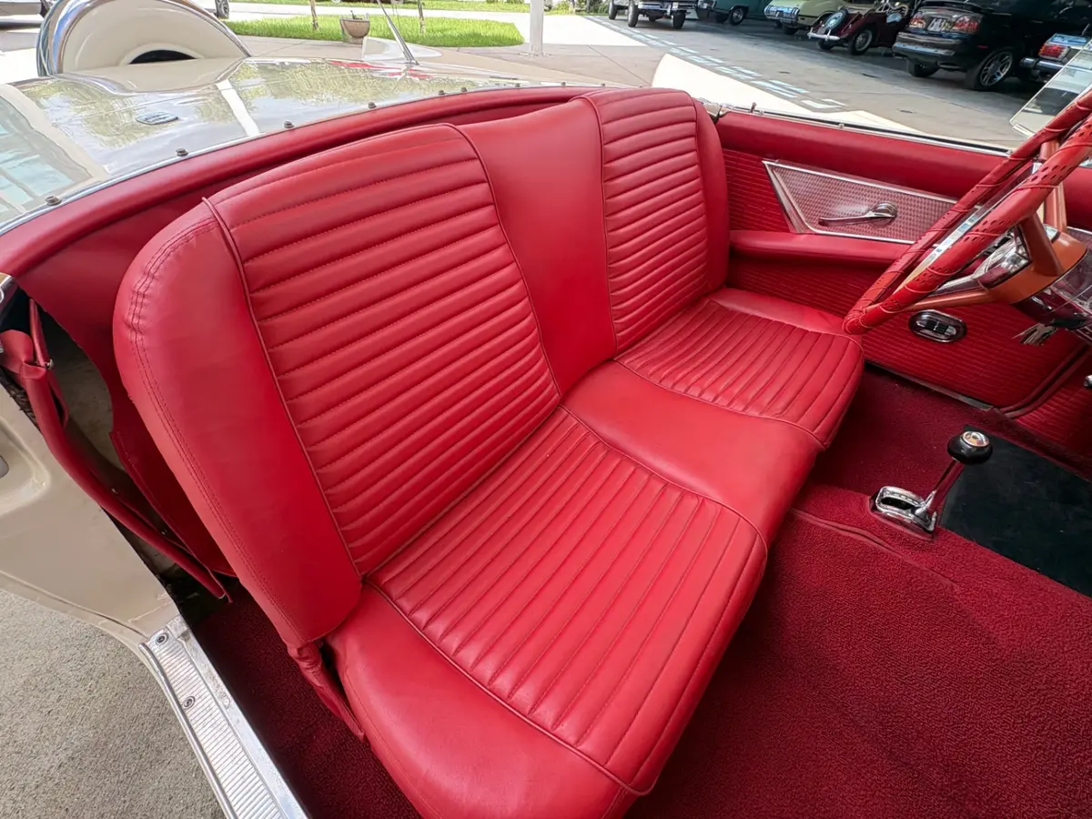 Vehicle photo 46