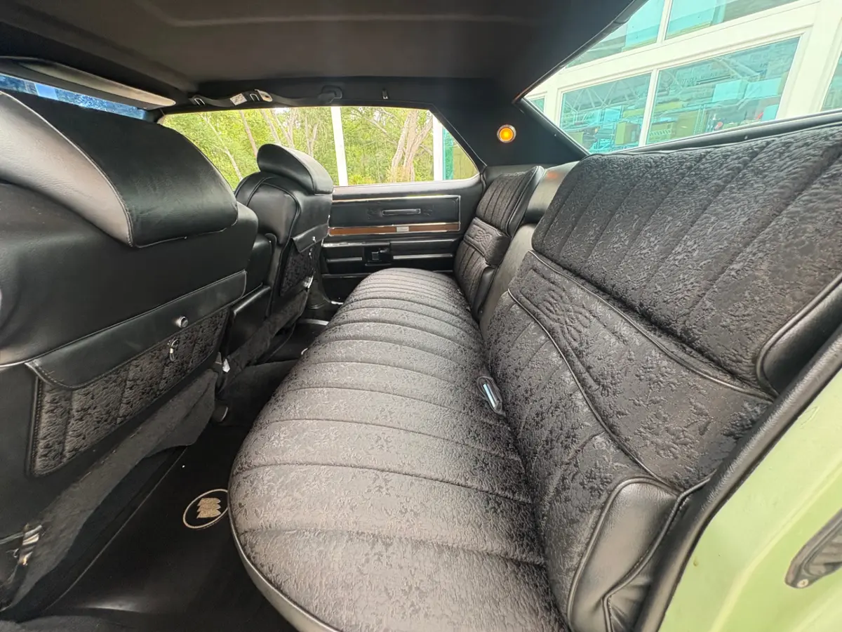 Vehicle photo 42