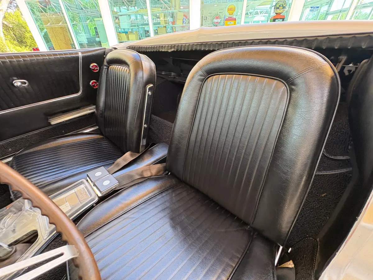 Vehicle photo 45