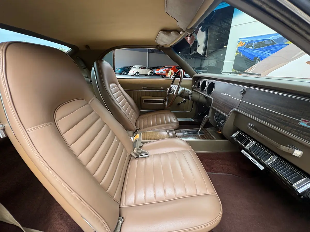 Vehicle photo 40