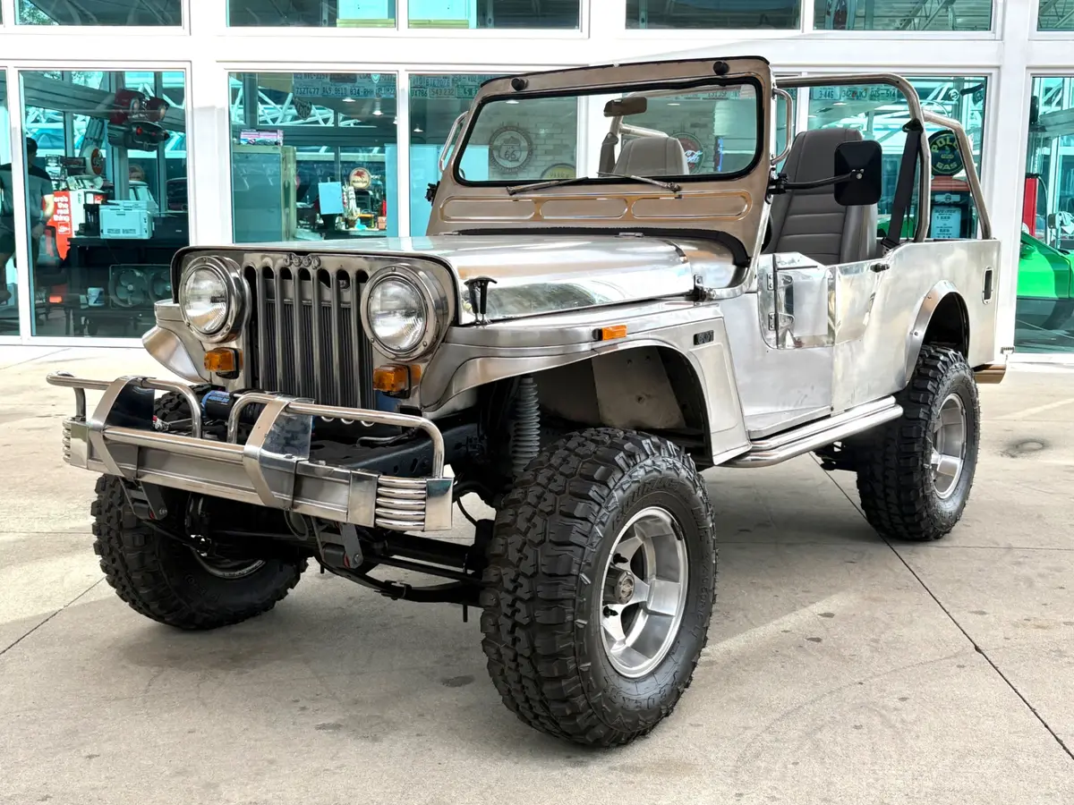 Vehicle photo 1