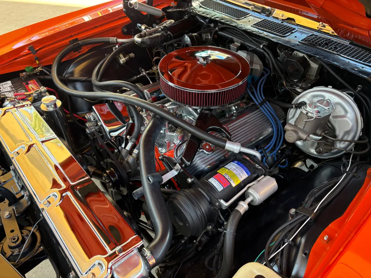 Vehicle photo 30