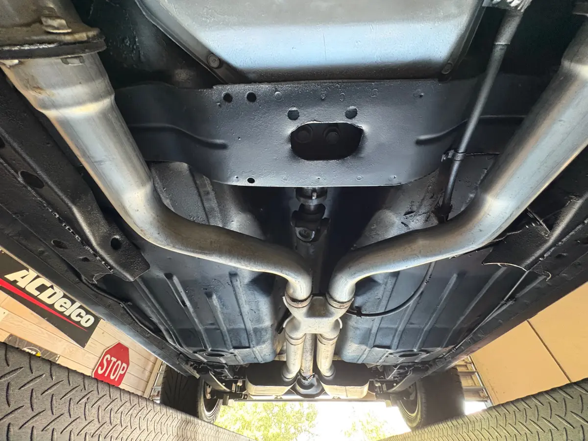 Vehicle photo 54