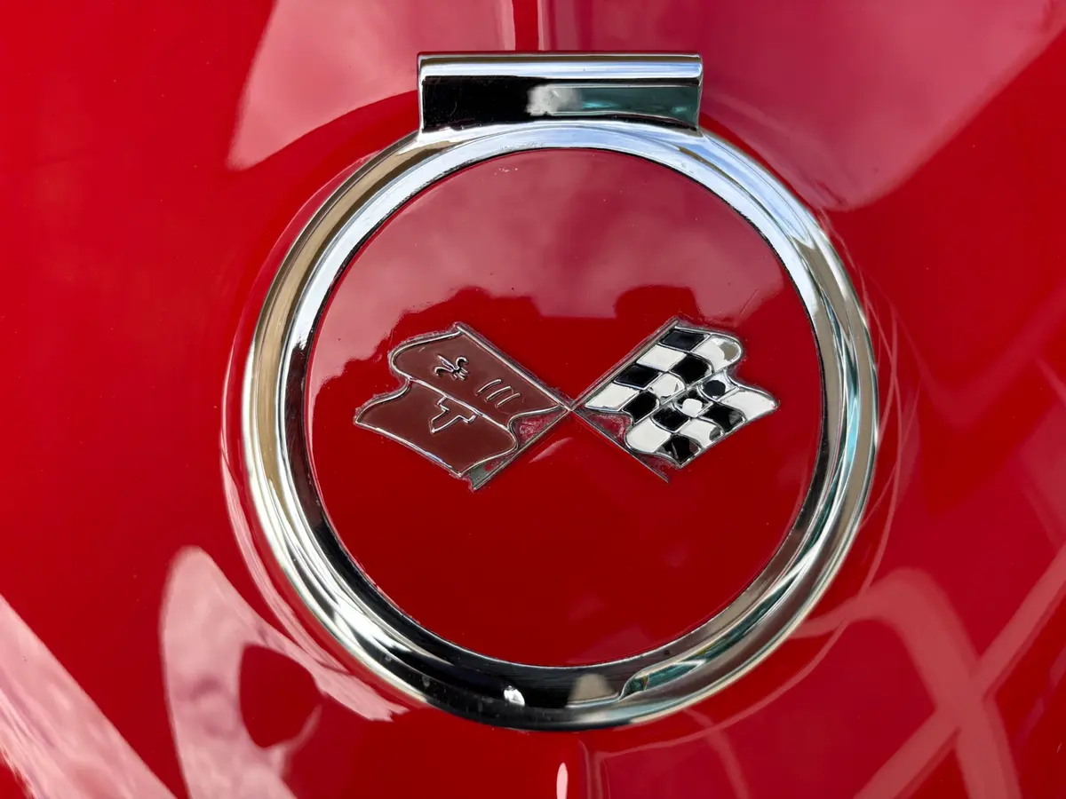 Vehicle photo 23