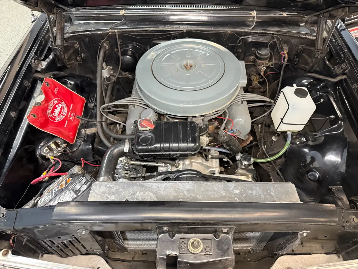 Vehicle photo 13
