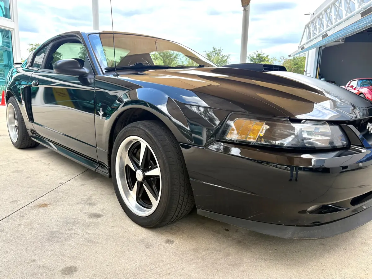Vehicle photo 19