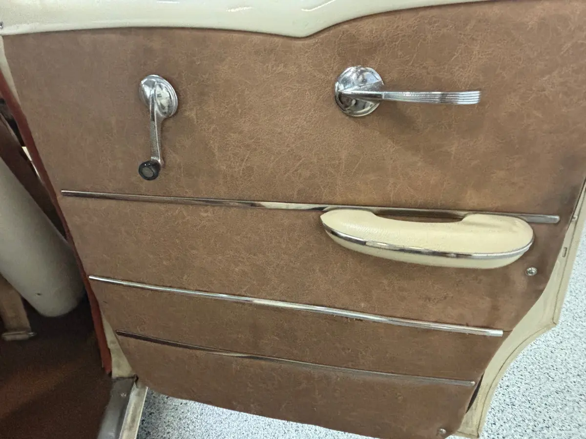 Vehicle photo 31