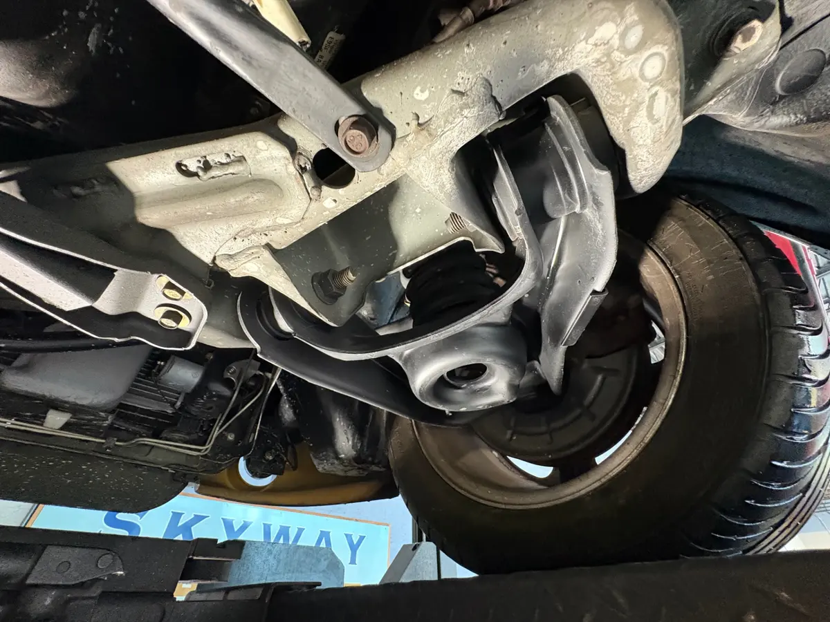 Vehicle photo 56