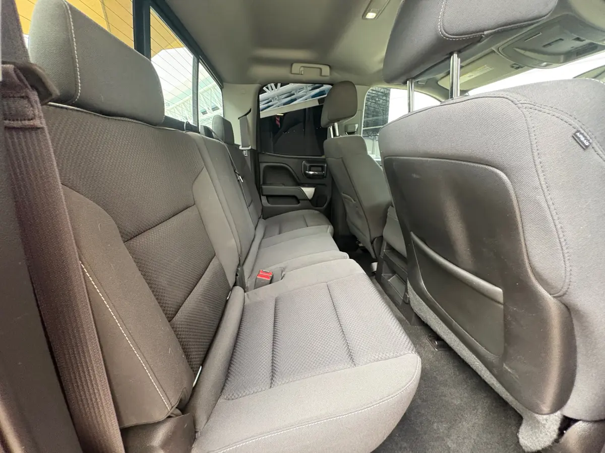 Vehicle photo 41