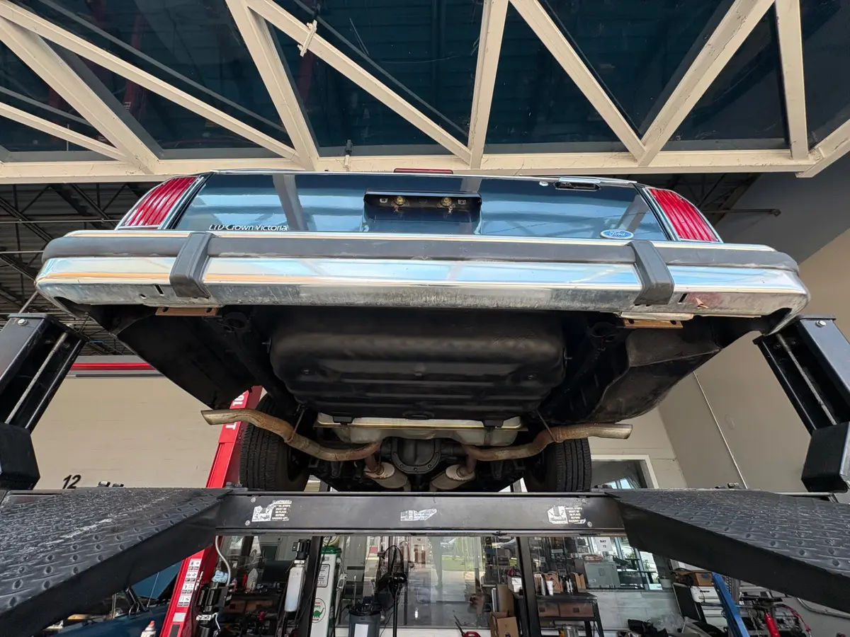 Vehicle photo 52