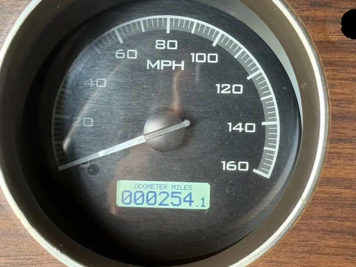 Vehicle photo 28