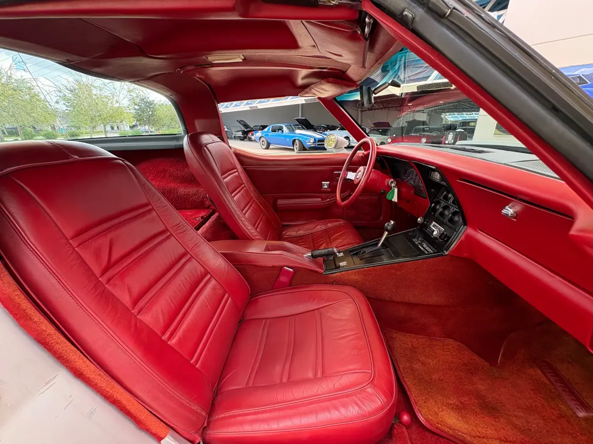 Vehicle photo 43