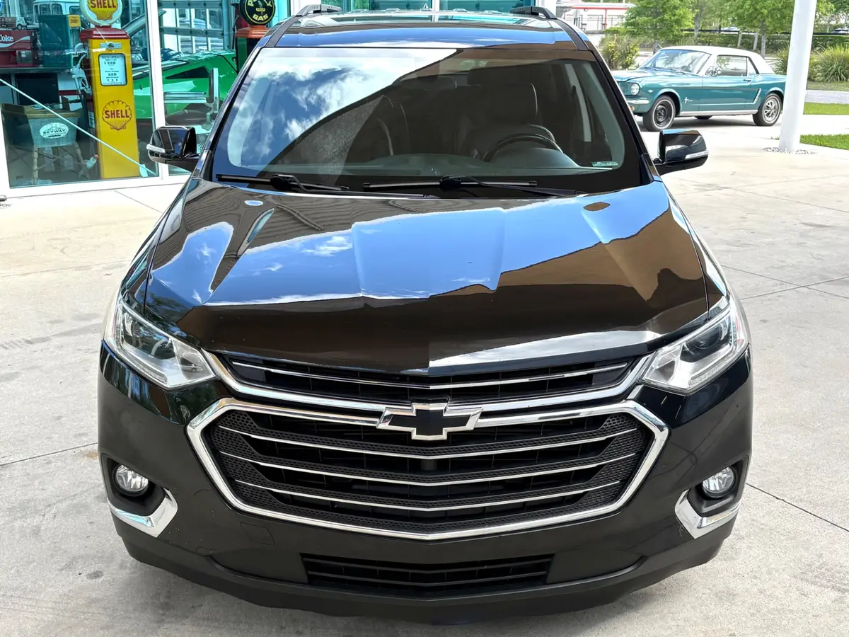 Vehicle photo 3