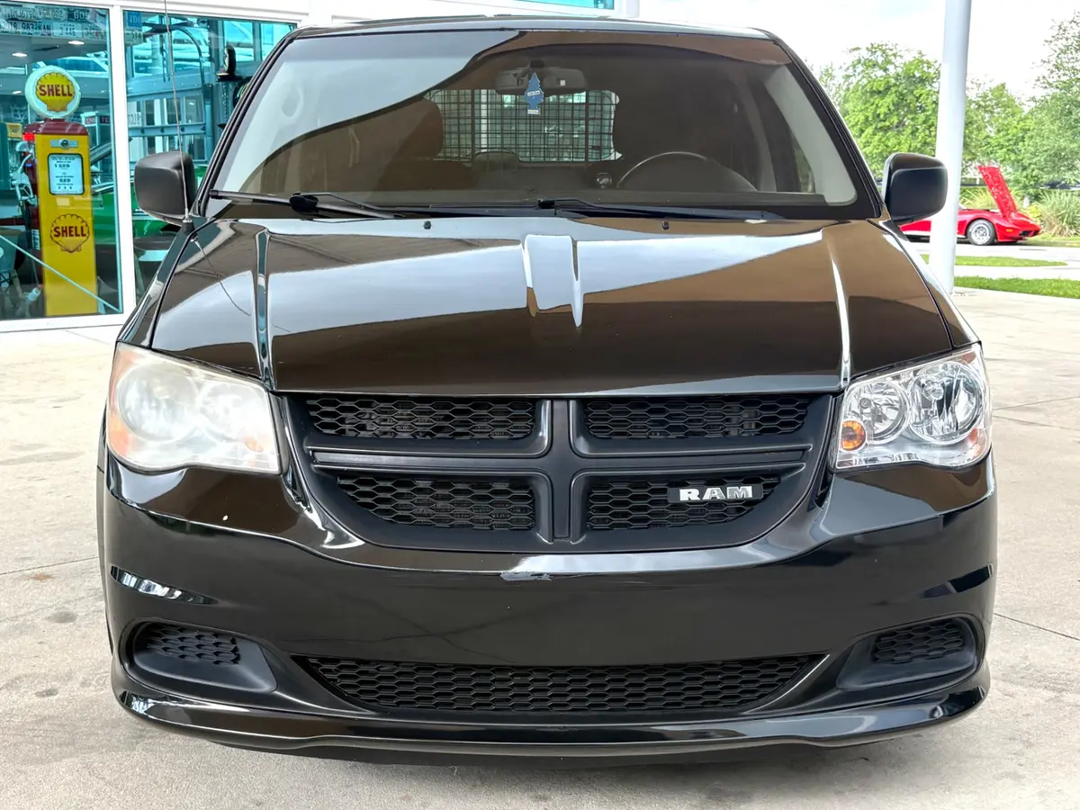 Vehicle photo 2