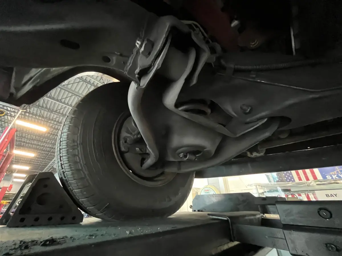 Vehicle photo 52