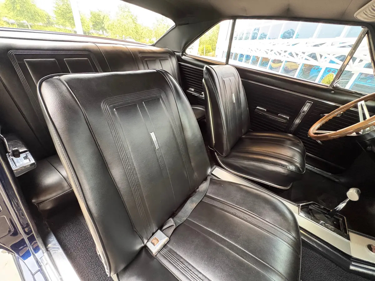 Vehicle photo 40