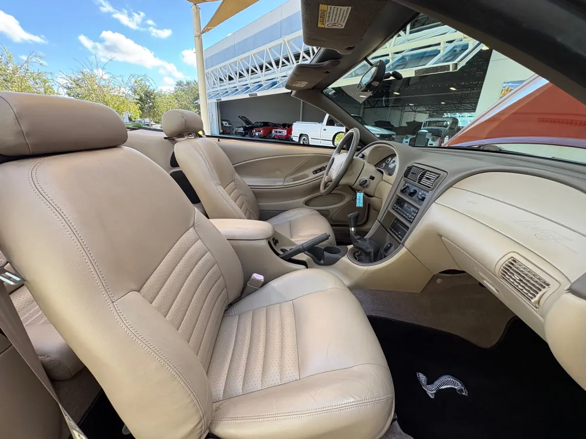 Vehicle photo 46