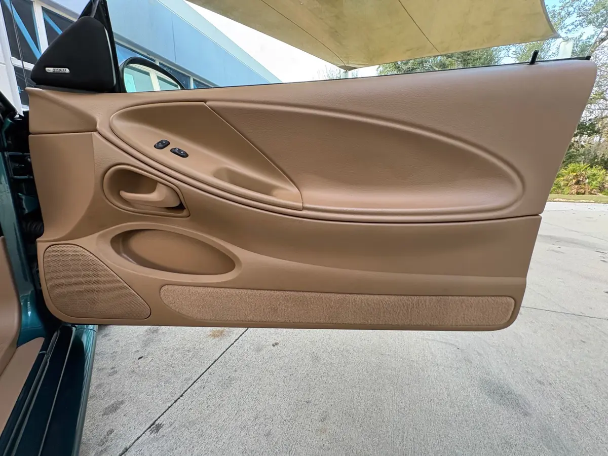 Vehicle photo 38