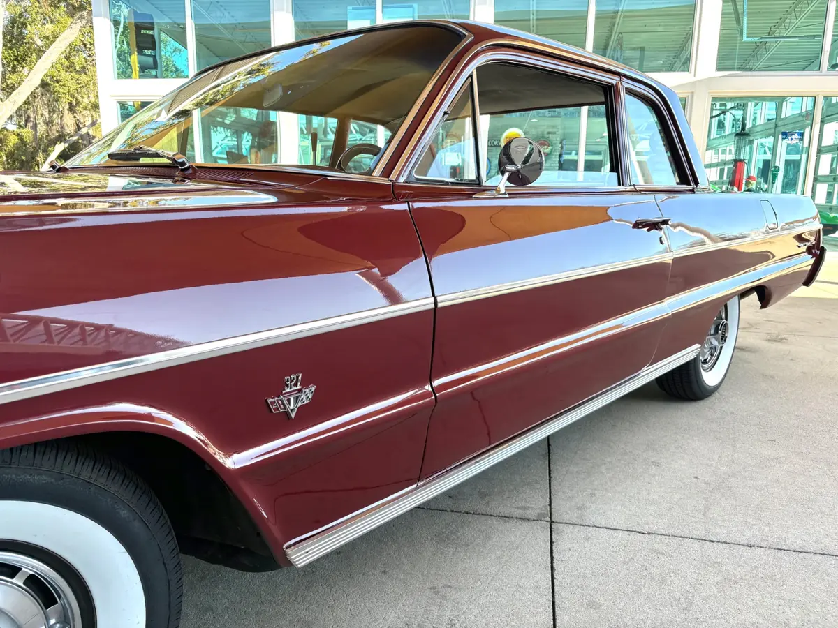 Vehicle photo 14