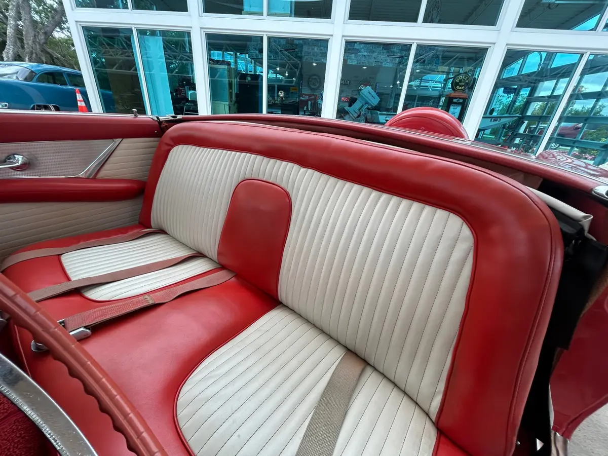 Vehicle photo 34