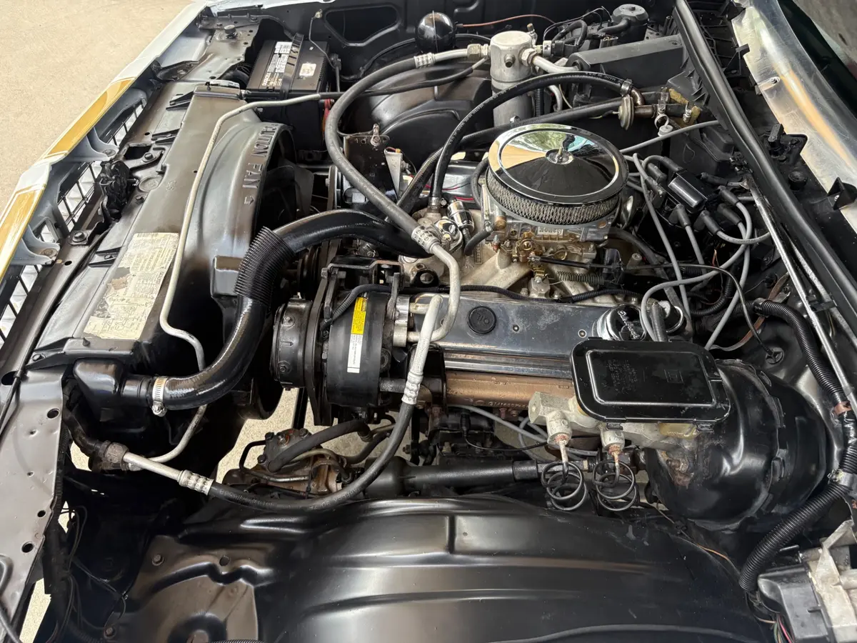 Vehicle photo 28