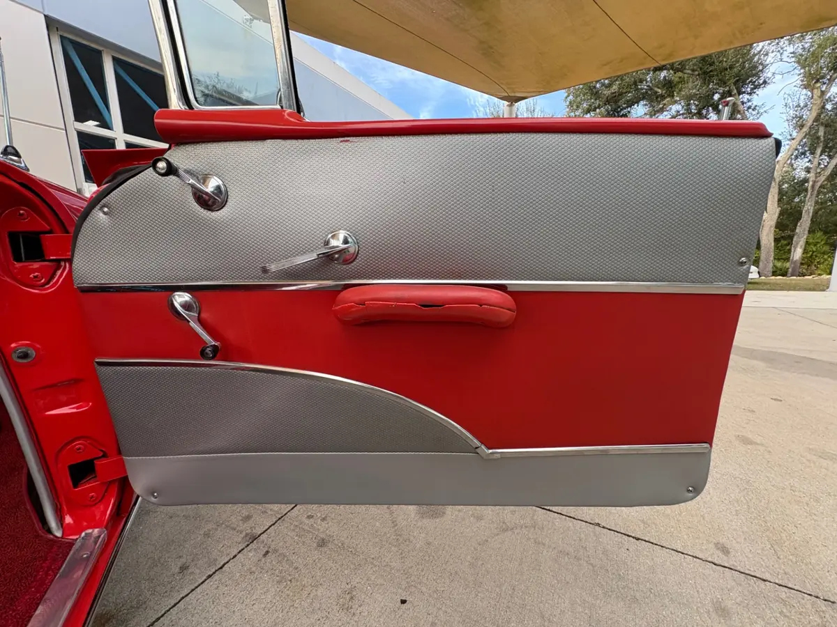 Vehicle photo 41