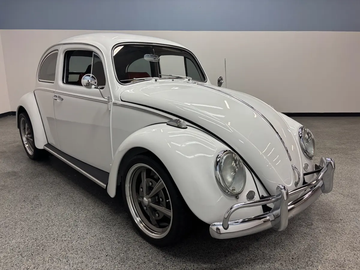 Vehicle photo 9